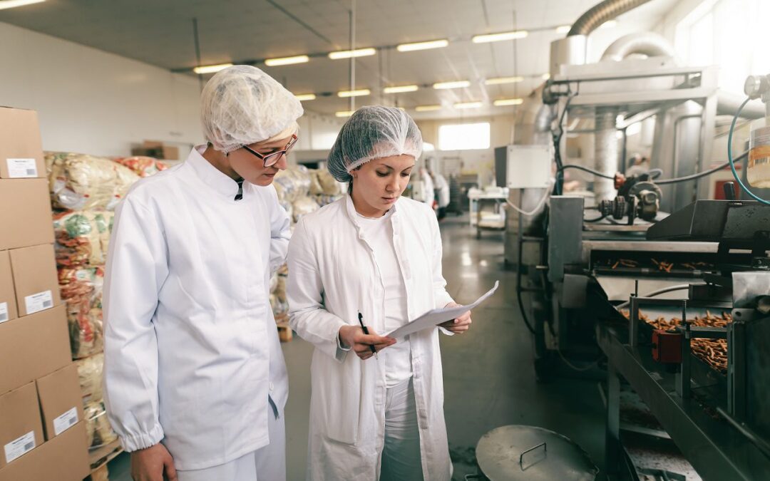 Cafeína y Seguridad Alimentaria: ¿Cómo la Norma ISO 22000 Puede Mejorar la Calidad de Tus Productos?